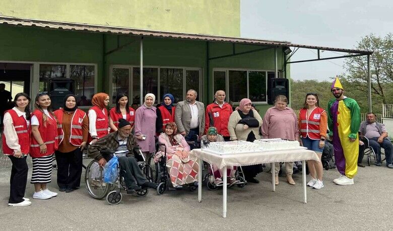 Nisan doğumlu yaşlılara toplu kutlama
 - Samsun’un Havza Bakım Rehabilitasyon ve Aile Danışma Merkezinde kalan Nisan doğumlulara pasta kesilerek