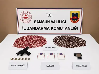 Bafra Jandarma'dan Uyuşturucu Operasyonu: Kokain, Binlerce Hap Ve Silah Ele Geçirildi! 